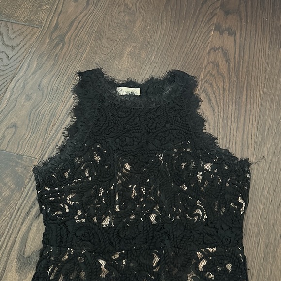 Black lace dress - Picture 2 of 3